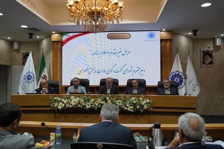 رییس سازمان برنامه و بودجه: سرکوب قیمت خودرو در کشور اشتباه بزرگی است