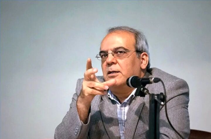 عباس عبدی: بنزین، گازوییل و برق را آزاد کنید و دخالتی در آن نکنید!