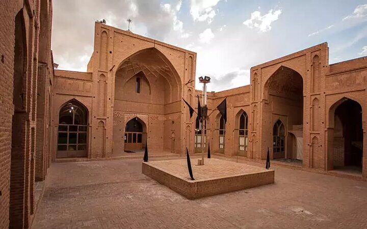 زلزله به بناهای تاریخی زواره خسارت جدی وارد نکرده است| ترک‌ خوردگی در بخش‌ هایی از آثار