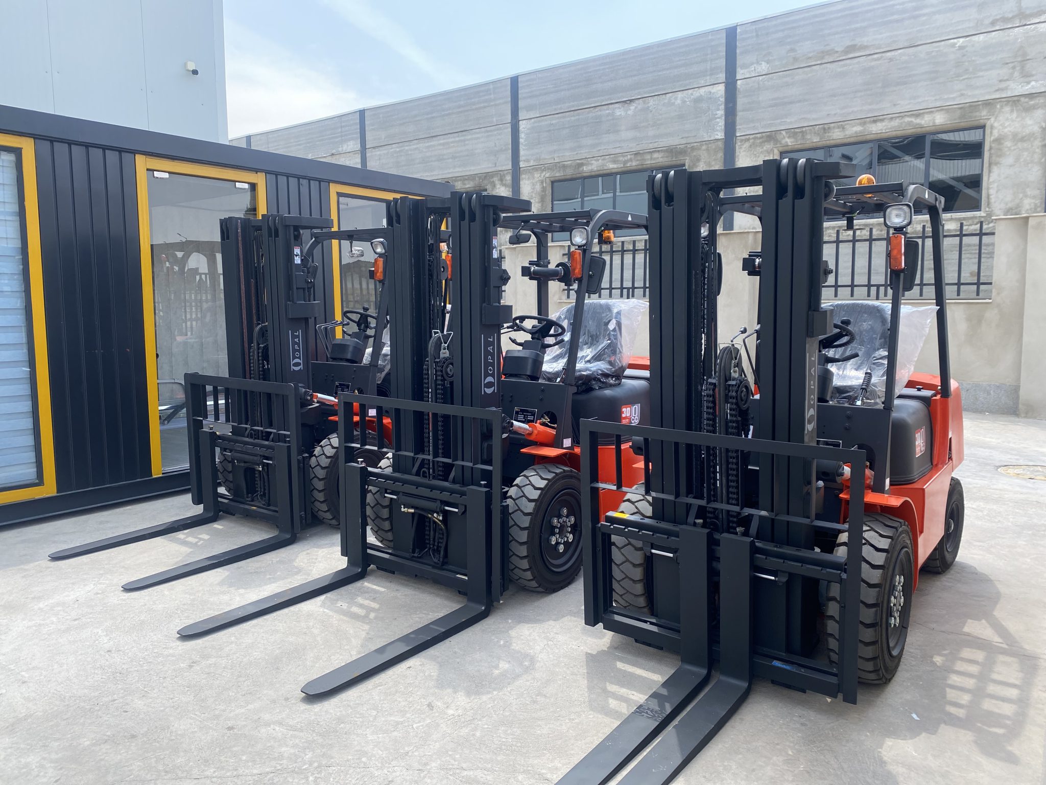 لیفتراک مناسب کسب و کار شما چیست؟ راهنمای جامع انتخاب و خرید