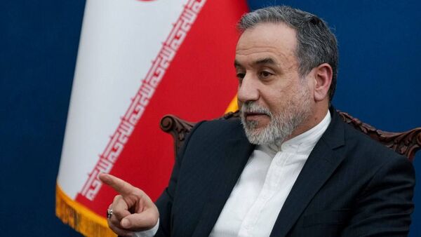 عراقچی: بمب اتم ما توانایی نه گفتن به قدرتهاست عراقچی: بمب اتم ما توانایی نه گفتن به قدرتهاست