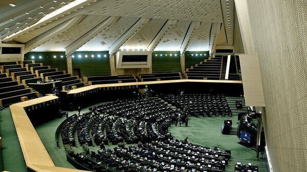 مجلس وزارت ارتباطات را مکلف به ایجاد بازارگاه ملی هوش مصنوعی کرد