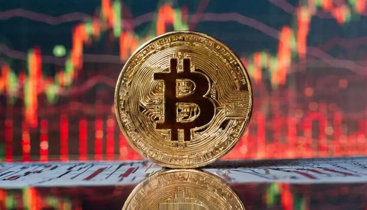 افت قیمت بیت‌ کوین به زیر ۱۱۲ هزار دلار در آستانه سخنرانی جروم پاول