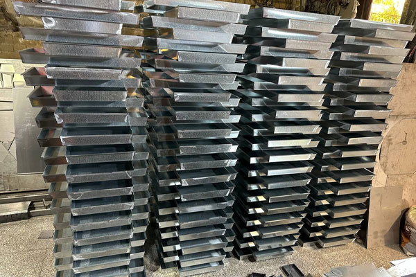 فاکتورهای کلیدی در تعیین قیمت خدمات برش لیزر فلزات