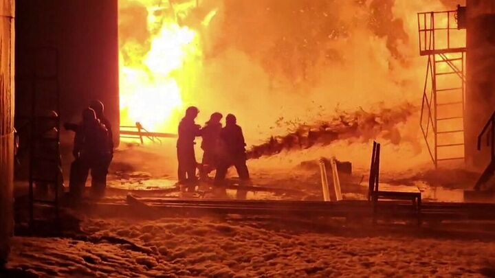 آتشسوزی گسترده در بندر چارک آتشسوزی گسترده در بندر چارک