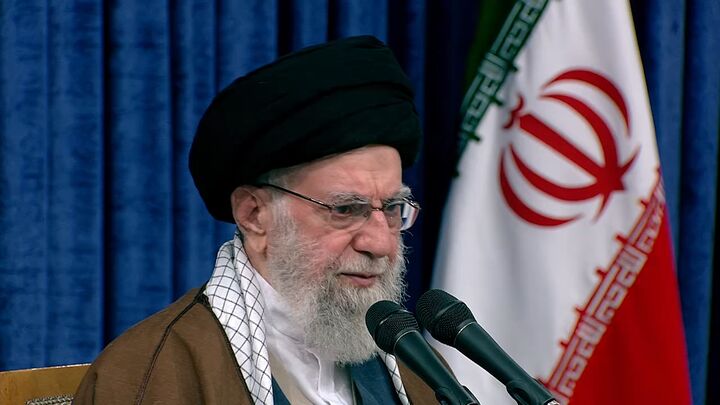 رهبر انقلاب: ادعای طرفداری آمریکا از ملت ایران «دروغ» است رهبر انقلاب: ادعای طرفداری آمریکا از ملت ایران «دروغ» است