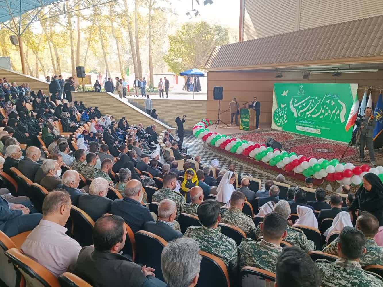 اهدا ۳۰ سری جهیزیه به نوعروسان تحت پوشش کمیته امداد