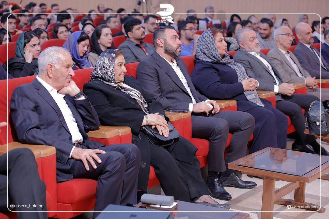 تحول از لحظهای آغاز میشود که به خودمان ایمان بیاوریم