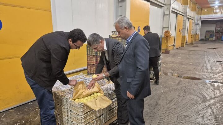 سفر هیات بازرگانی کرمانشاه به آذربایجانغربی برای تأمین سیب شب عید سفر هیات بازرگانی کرمانشاه به آذربایجانغربی برای تأمین سیب شب عید