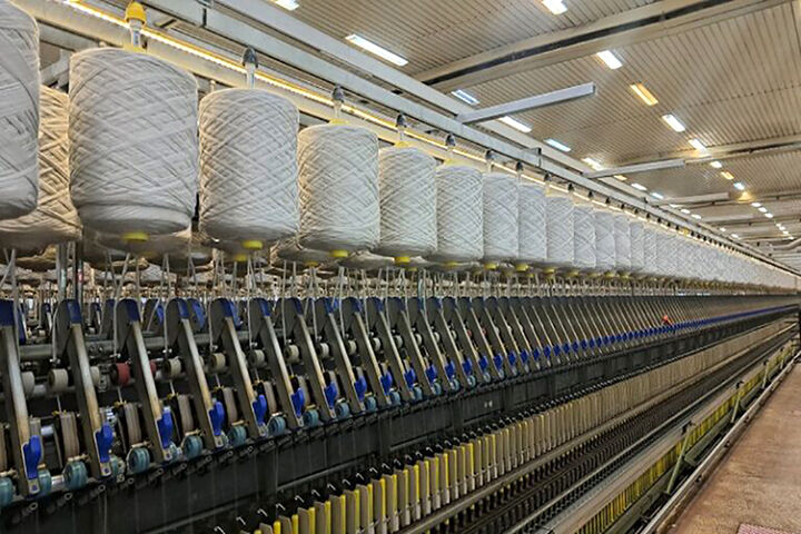 تولید در تندباد تحریم و موانع داخلی| مقاومت یک واحد نساجی قم در جنگ اقتصادی