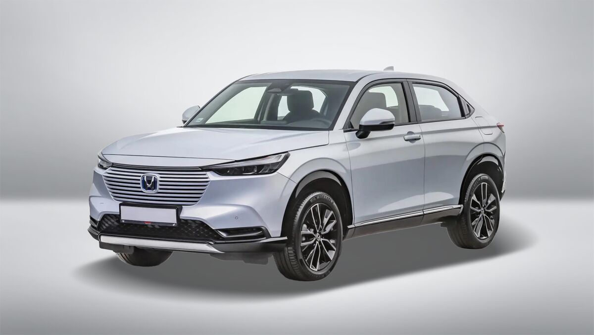 افت قیمت ۱۰۰ تا ۷۰۰ میلیون تومانی خودروهای وارداتی | نوسان قیمت ادامه دارد