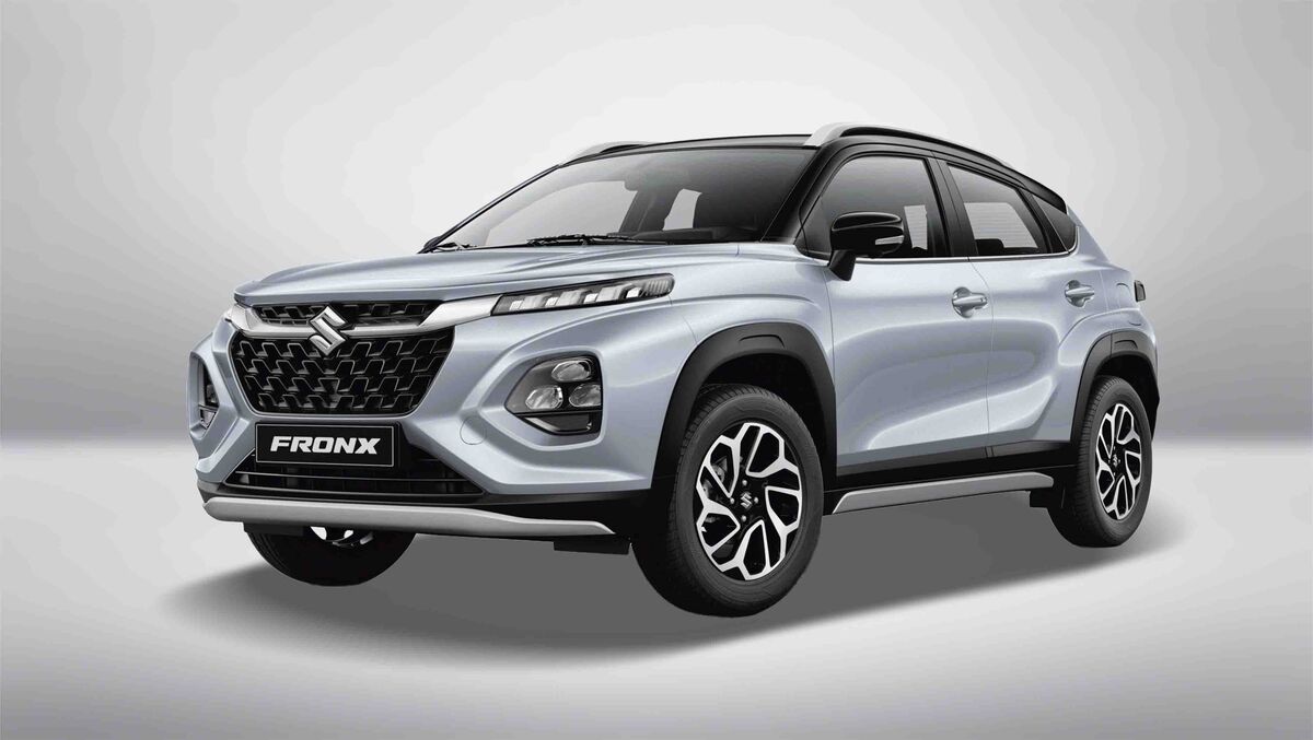 افت قیمت ۱۰۰ تا ۷۰۰ میلیون تومانی خودروهای وارداتی | نوسان قیمت ادامه دارد