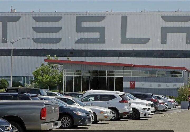 سقوط فروش تسلا در اروپا زیر سایه رقبای چینی و حواشی سیاسی ماسک سقوط فروش تسلا در اروپا زیر سایه رقبای چینی و حواشی سیاسی ماسک