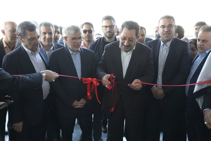 وزیر صمت یک شرکت دارویی را در البرز افتتاح کرد