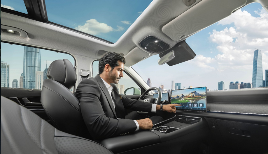 اوج شکوه و نوآوری در یک شاسی بلند؛ اف ۹ تمام‌چرخ محرک، پرچم‌دار برند فونیکس