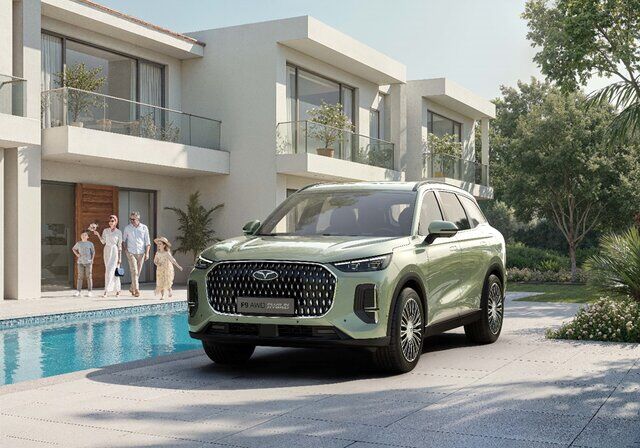 اف ۹ تمام چرخ محرک؛ پرچم‌دار جدید برند فونیکس