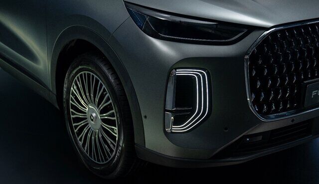 اوج شکوه و نوآوری در یک شاسی بلند؛ اف ۹ تمام‌چرخ محرک، پرچم‌دار برند فونیکس