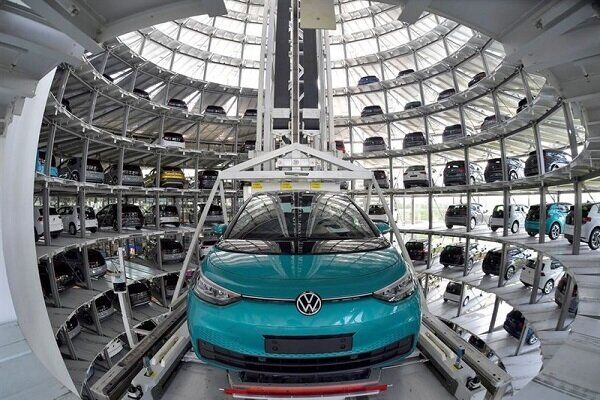 معامله ۳۰ دستگاه خودروی فولکس واگن در بازا...