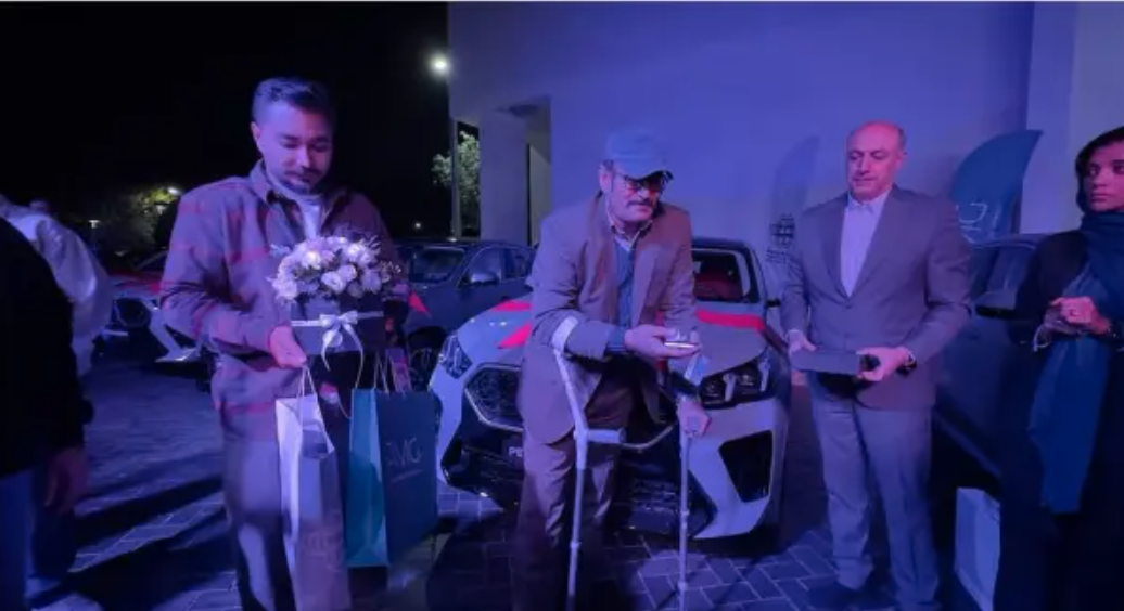 پرشیا خودرو تحویل بامو x۱، x۲ و ۲۲۵i به جانبازان را کلید زد