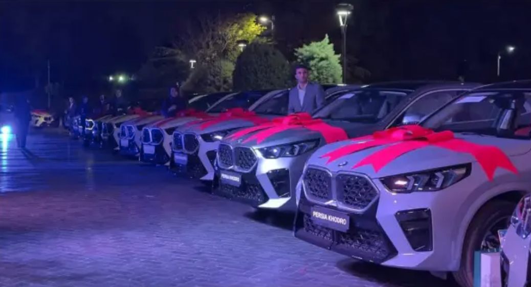 پرشیا خودرو تحویل ب‌ام‌و x۱، x۲ و ۲۲۵i به جانبازان را کلید زد