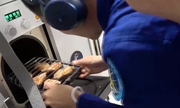 جوجه کباب در فضا!