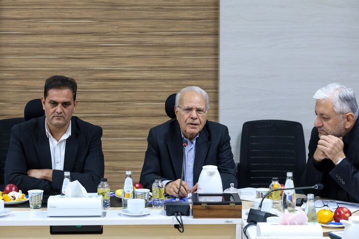 تأکید بر تداوم همکاری و توسعه زیرساخت‌های اقتصادی در اتاق بازرگانی اهواز