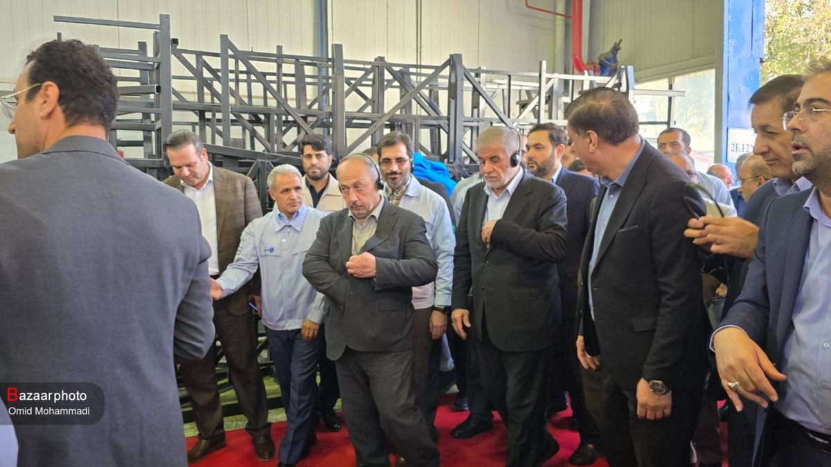 آغاز تولید اتوبوس «اروند» و عرضه کامیونت ارتقایافته «اکستند»