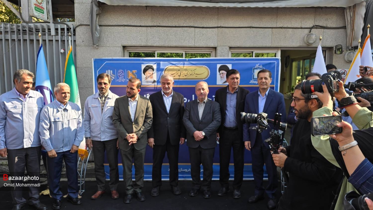 آغاز تولید اتوبوس «اروند» و عرضه کامیونت ارتقایافته «اکستند»