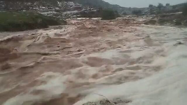 وقوع سیل در روستای هفت‌شهیدان در مسجد سلیمان استان خوزستان