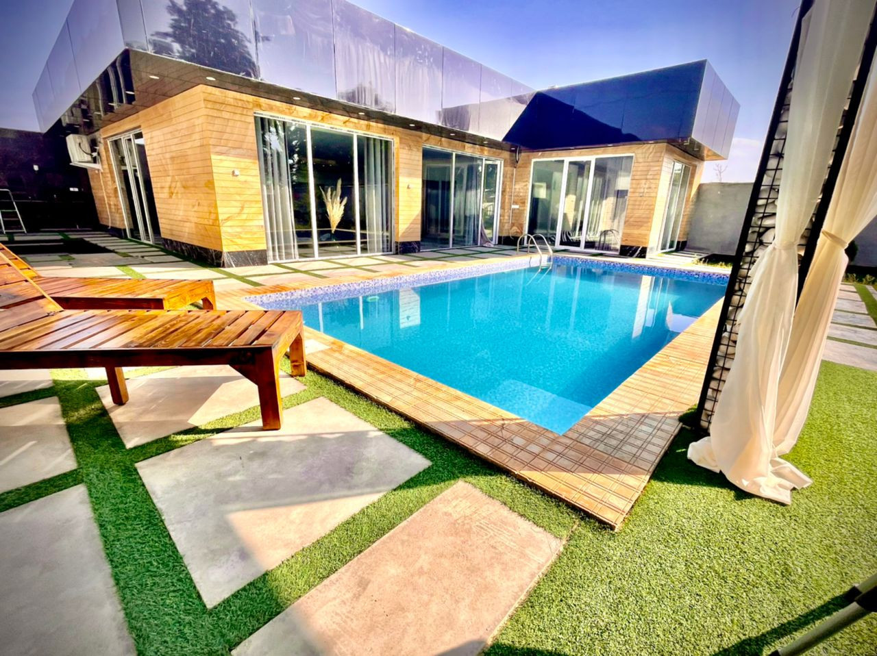 بهترین فصلهای سفر به کردان و نکات مهم قبل از رزرو ویلا