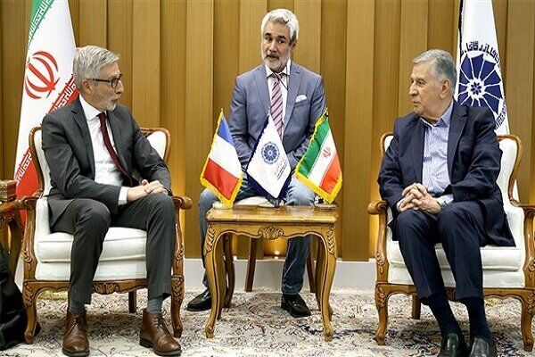 سفیر فرانسه در ایران: ما نمیخواهیم تحریمها پابرجا بماند