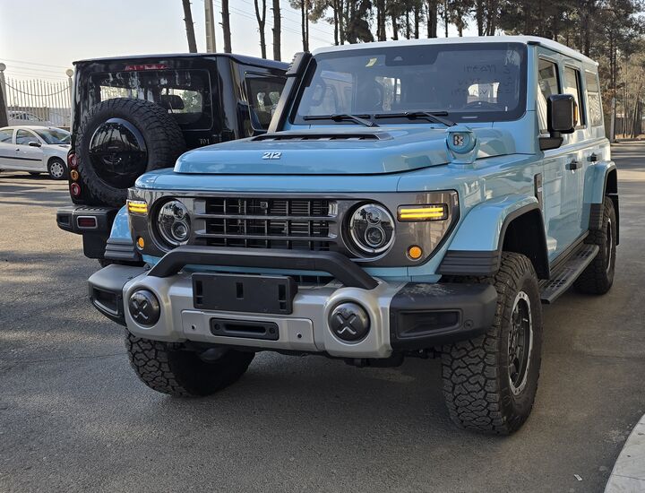 ۲۱۲ T۰۱ خودرو آفرودی که هر مسیرناهمواری را پیمایش می کند| طراحی کلاسیک و موتور مدرن