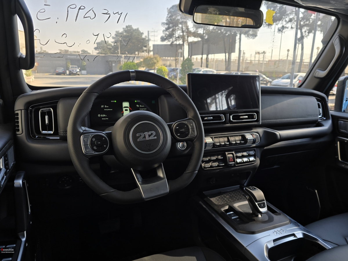 ۲۱۲ T۰۱ خودرو آفرودی که هر مسیرناهمواری را پیمایش می کند| طراحی کلاسیک و موتور مدرن