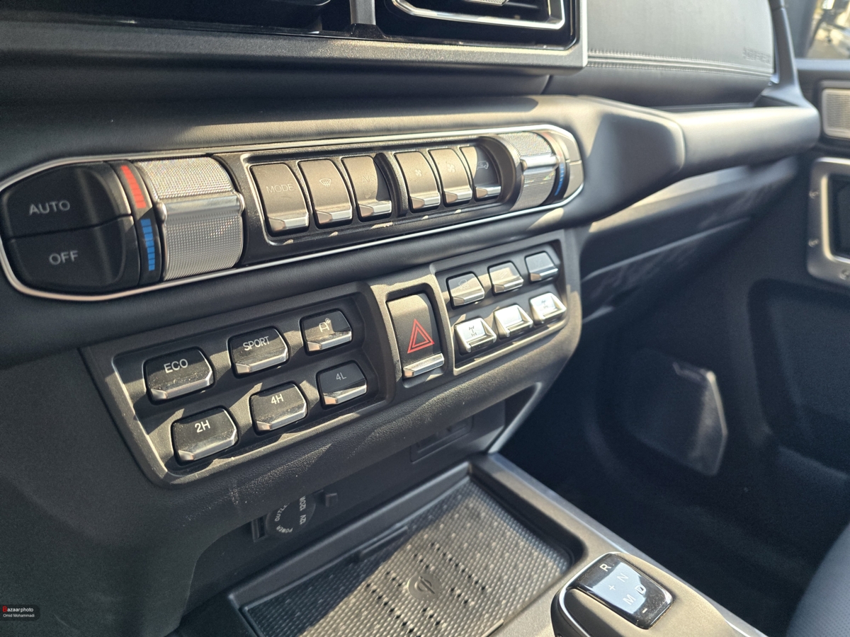 ۲۱۲ T۰۱ خودرو آفرودی که هر مسیرناهمواری را پیمایش می کند| طراحی کلاسیک و موتور مدرن