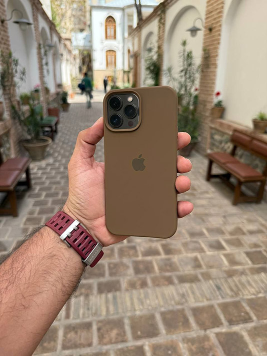 چرا قاب گوشی سیلیکونی قهوه‌ای دخترانه به انتخاب اول خریداران تبدیل شده است؟