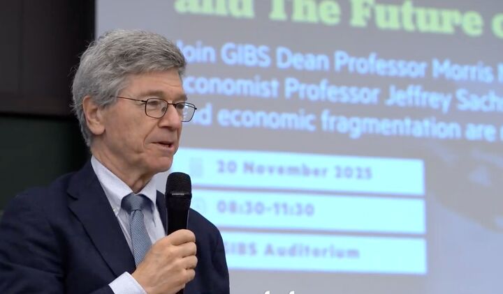 اندیشمند برجسته آمریکایی: سلطه‌ی آمریکا و اروپا در حال فروپاشی است!