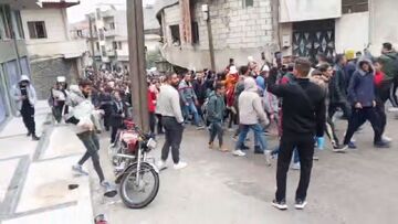 حضور مردم در خیابان های حمص سوریه و اعتراضات گسترده بر علیه دولت جولانی