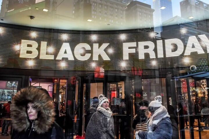 مردم از خریدهای هیجانی در جمعه سیاه پرهیز کنند