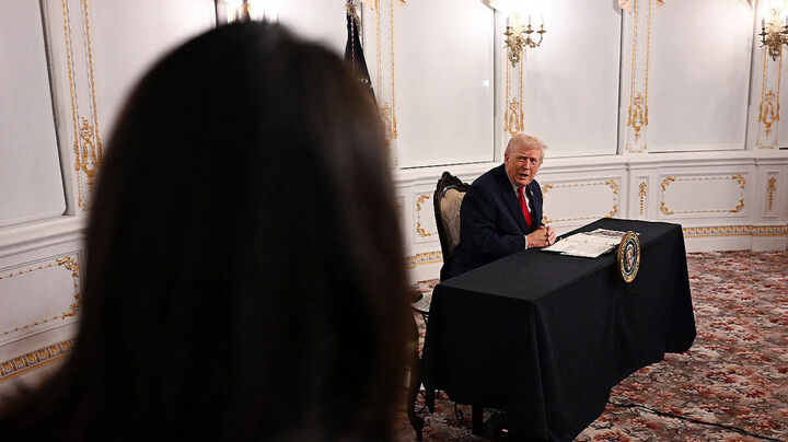 توهین دوباره رئیس جمهور آمریکا؛ ترامپ خبرنگار را احمق خواند