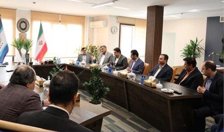 پتروشیمی امیرکبیر در مراسمی رسمی از مدیرعامل سابق تجلیل کرد