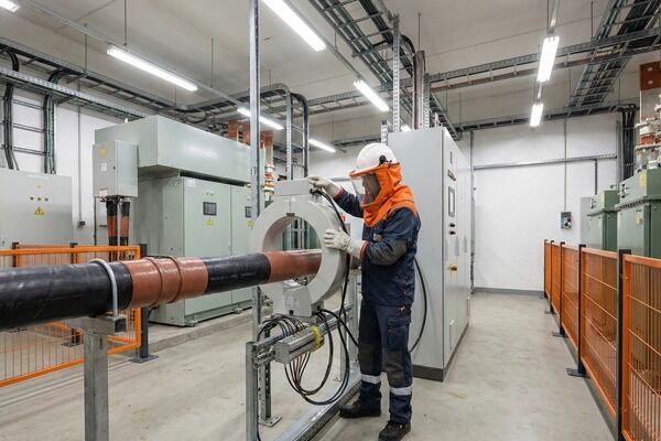 ترانسفورماتور جریان (CT): بررسی جامع فنی شامل عملکرد، و نکات حیاتی ایمنی در شبکه‌های قدرت