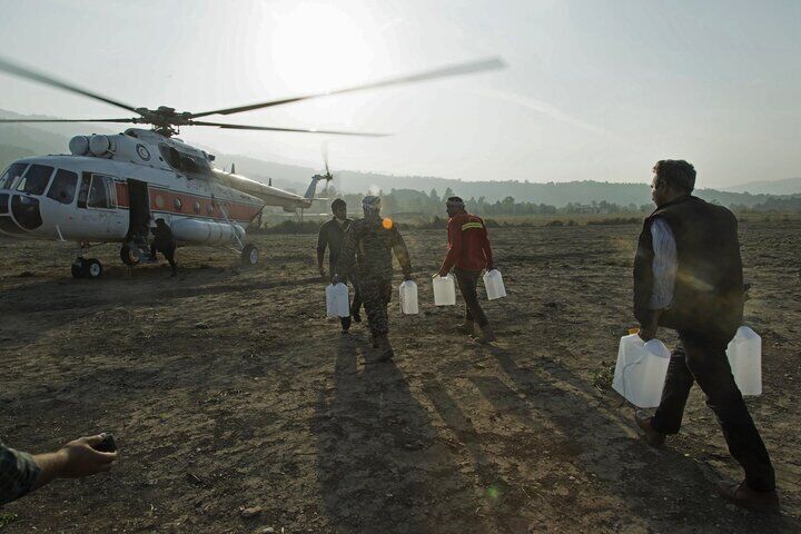 هلی‌بُرن نیروها برای اطفا حریق جنگل توسکستان گرگان آغاز شد