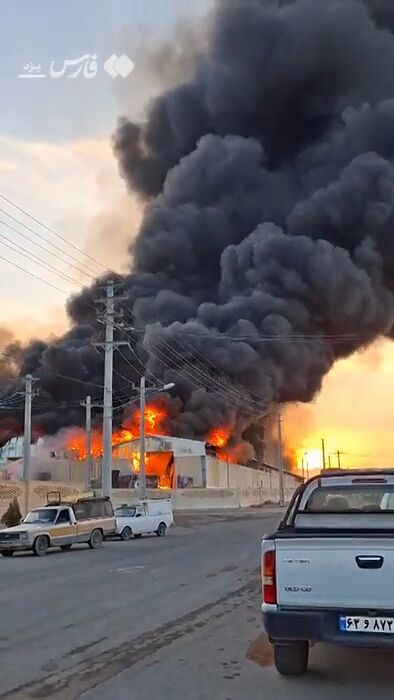 آتشسوزیِ شهرک صنعتی یزد مهار شد