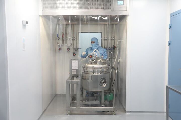 نقدینگی تولیدکننده دارو نزد شرکت بیمه دپو شده است؛ نقدی مواد می خریم دارو را چکی می فروشیم