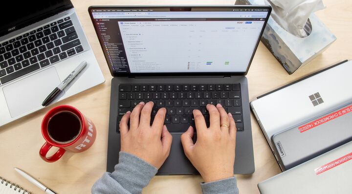 راهنمای جامع اجاره لپ تاپ | راهکاری هوشمندانه برای دسترسی به تکنولوژی روز