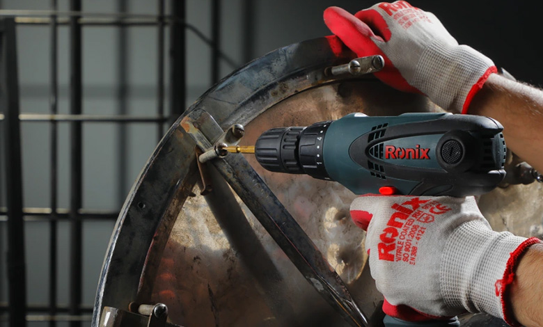 معرفی بهترین روش های باز کردن پیچ زنگ زده؛ چاره کار چیست؟