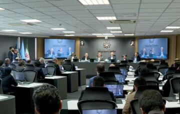 فرزین: سرمایه‌گذاران جدید ارزی مجاز به فروش ارز در تالار دوم مرکز مبادله هستند