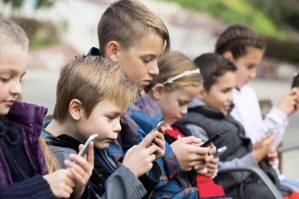 از فردا زیر ۱۶ ساله ها حق استفاده از شبکه‌های اجتماعی را ندارند