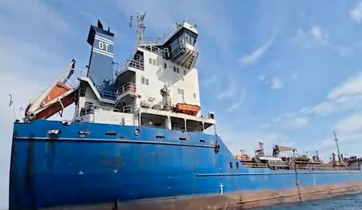 توقیف کشتی خارجی حامل سوخت قاچاق در دریای عمان