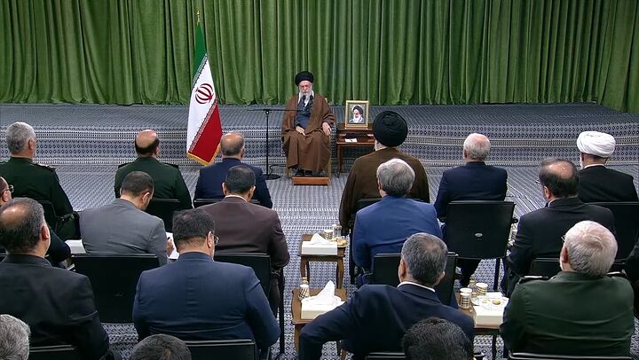 با همه سختی‌ها و تنگ‌دستی‌ها و مشکلات، نقاط مثبت فراوانی در کشور داریم